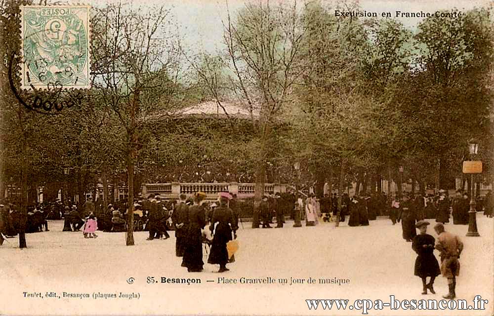 Excursion en Franche-Comté - 85. Besançon - Place Granvelle un jour de musique